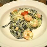 Trattoria Bocca Buona - 小海老と青海苔のクリームソース 自家製竹炭タリアテッレ