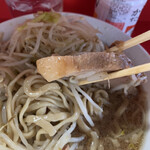 ラーメン二郎 三田本店 - 豚断面