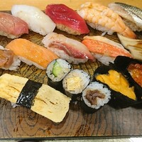 東鮨 新店 - ランチ にぎり14貫  ¥1,000（税込）