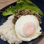 沖縄バル hana-hana - タイそぼろライス 792円