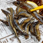 沖縄バル hana-hana - キビナゴの唐揚げ