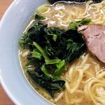 横濱ラーメン あさが家 - ほうれん草。