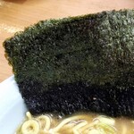 横濱ラーメン あさが家 - 海苔増しは6枚150円。