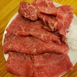 135122683 - 赤皿 (カメノコ.しきんぼう.なかにく.カイノミ.赤身肉)