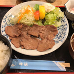 北浜 - 牛タン焼肉定食(特上) 1,580円