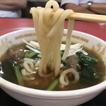 台湾薬膳料理 青葉 - 漢方煮込みうどん麺リフト