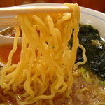 とんとんラーメン - 麺リフト