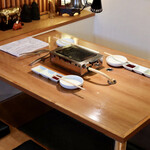 焼肉 グルマンズいとう - 掘りごたつ式テーブル席