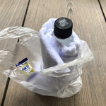 柊家旅館 - お出かけ用に、氷らせたお水が用意されていました。