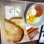 カフェ ド クリエ - モーニングプレート　ソーセージ（440円）