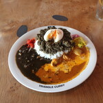 トライアングルカレー - 3種盛り（ビーフ・キーマ・バターチキン）カレー 