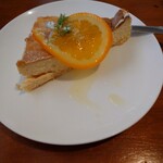 Ajian Kafe Dainingu Chita Chita - ベイクドチーズケーキと オレンジコンポートを 選びました 