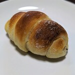 トリュフベーカリー - 白トリュフの塩パン：トリュフベーカリーさんの人気No.1商品です♪