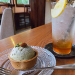 キューム カフェ エア - お皿も可愛い女子向けカフェ(*´-`)