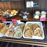 ベーカリー&カフェ シュシュ - 色々なパリパリパン。