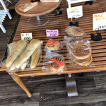 ベーカリー&カフェ シュシュ - アンパンマンもいます。