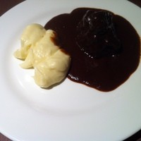 ヴィヴァッカス - 牛ほほ肉の煮込み
