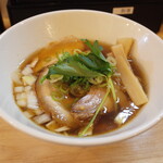 麺匠 輪 - 鶏清湯ラーメン（醤油）750円