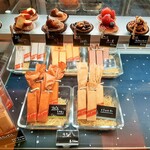 レ・グーテ - 上段は小さくても素材やクリームが本格的なピッコロシリーズ、下段はフレーバーが選べる生チョコシリーズ