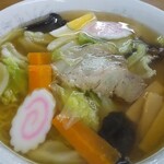 新正食堂 - 少しアップ。スープが澄んでいる！旨い！