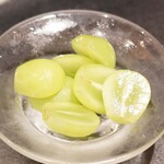 西麻布 焼肉 X - 岡山県産シャインマスカット ”晴王”