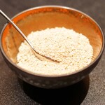 西麻布 焼肉 X - 胡麻の絞り粕