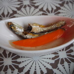  びせり - 別皿の煮干し＆漬物
