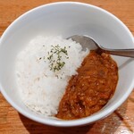 麺屋 燕 - 超自家製キーマカリー丼　300円(平日250円)