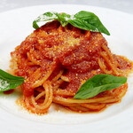 ■ Spaghetti "Pomodoro" with simple tomato sauce and basil flavor [take takeaway available]