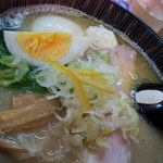 麺屋晃心 - 彩りも美しく上品な味わいなのに濃厚なｽｰﾌﾟ。美味しいﾃﾞｽ♪『濃厚鶏そば』￥700-