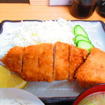 Takechan - カツ定食　９００円（税込）のカツ皿のアップ【２０２０年８月】