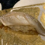 第三春美鮨 - 白鱚　60g　昆布〆　底曳き網漁　千葉県富津