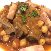 シャンパン食堂 - 仔羊とベーコンのカスレ仕立て