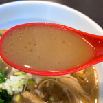 麺や つか田 - 特製らーめんのスープ