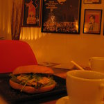 カフェノバ - ささみのベーグルと店内