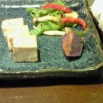 コース料理の「紅芋」、「野菜炒め」、「島豆腐」