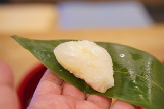 Iduu - 鯛の笹巻寿司