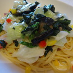 ジョリーパスタ - たっぷり野菜とベーコンのペペロンチーノ