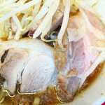 ラーメン二郎 - 豚