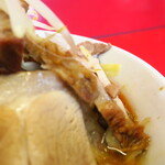 ラーメン二郎 - 豚の厚み