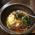 韓国家庭料理 唐辛子 - 石焼ビビンバ