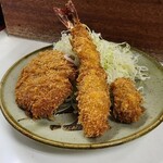 とんかつ美よし - エビフライ、メンチカツ&カキフライ