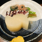 おかめ - 大根　タコ　ほうれん草