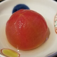 中國菜 心香 - ⑨中国トマトのコンポート
                      スッキリ酸みとさっぱり系の甘さ
                      トマトが苦手な人でも食べられると思います
                      トマト好きな私は満足です♪