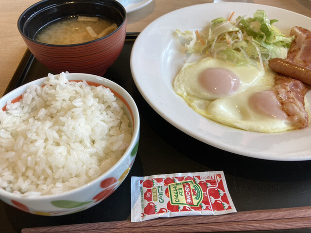 デニーズ福島西口店｜24時間営業のファミレスでリーズナブルに食事