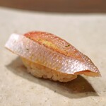 匠 誠 - 料理写真:カスゴ鯛（にぎり）