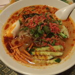 タイ料理サバイ・サバイ - 冷たいトムヤムクンラーメン