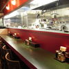 チャイニーズテーブル 由 - 内観写真:オープンキッチン、安心・安全・会話ある食事のできる店