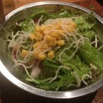 モテなし - ボウルでサラダとは！