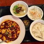 台南担仔麺 - 麻婆豆腐セット　850円（白身魚抜きにしてもらいました）